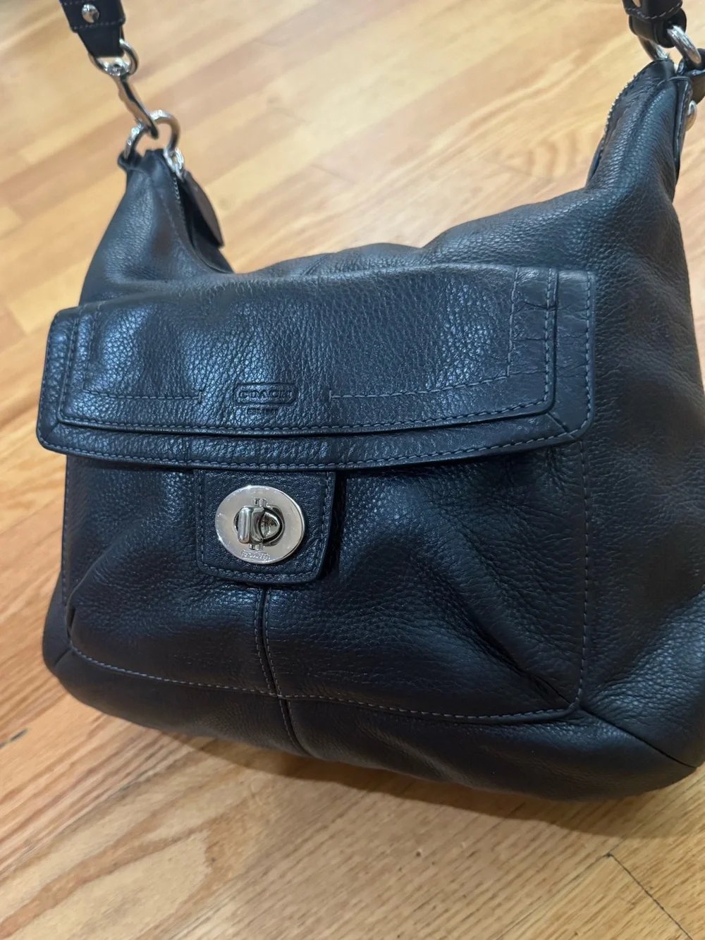 Coach Penelope F19045